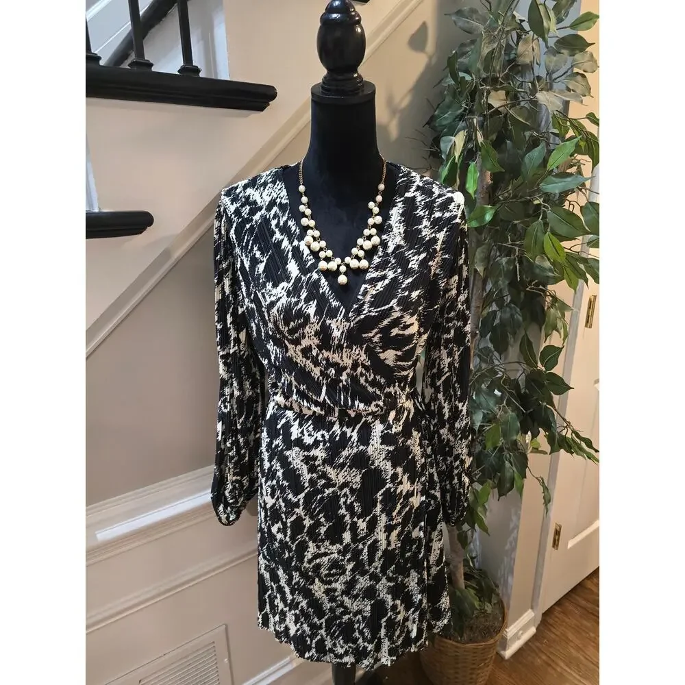 H&M Wrap Dress Women's Size Large Black White V Neck Abstract Print Long Sleeve - Picture 1 of 12